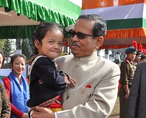 The Governor of Arunachal Pradesh Shri JP Rajkhowa with a member of Raj Bhavan family in the �At Home� function at Raj Bhavan, Itanagar on 26th January 2016.